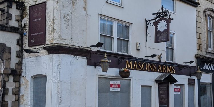 Historic Warminster pubs set for development into flats