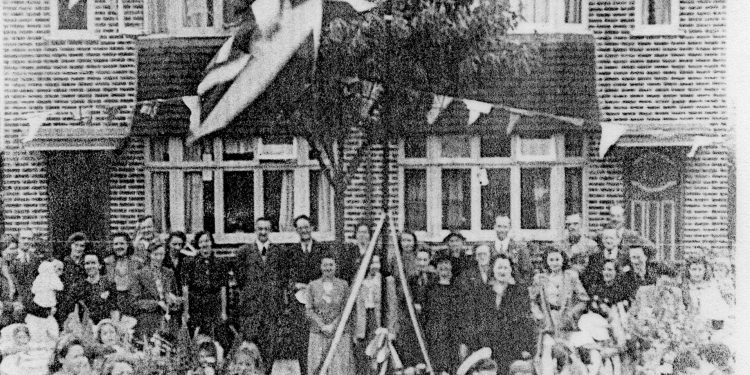 VE Day commemorated in Warminster library display