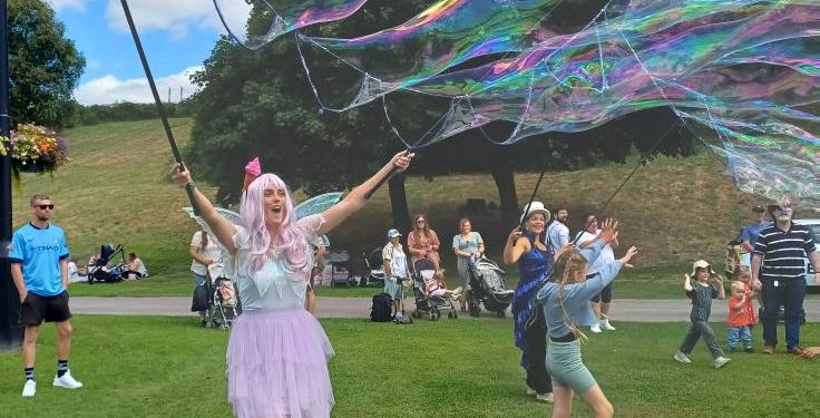 Family fun as thousands enjoy Ice Cream and Bubbles Festival