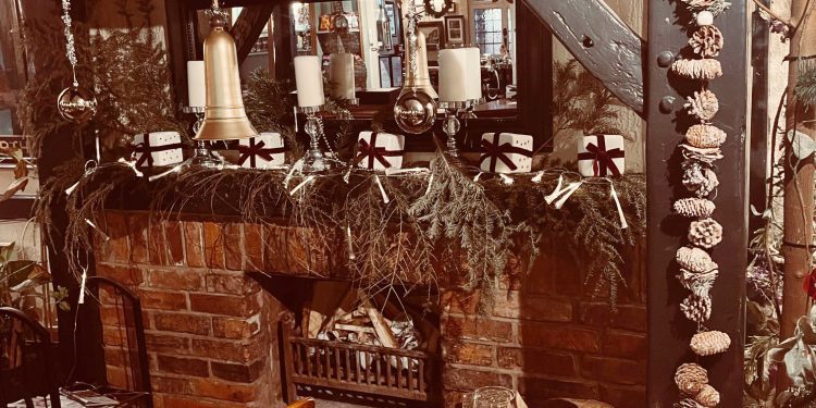 Primary School Christmas Crackers returns for festive sing-along