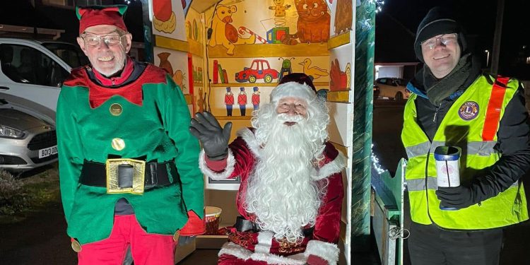 Warminster Lions raise £1,500 for local charities