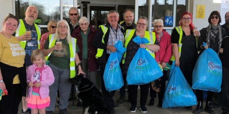 Spring community litter pick to keep town tidy