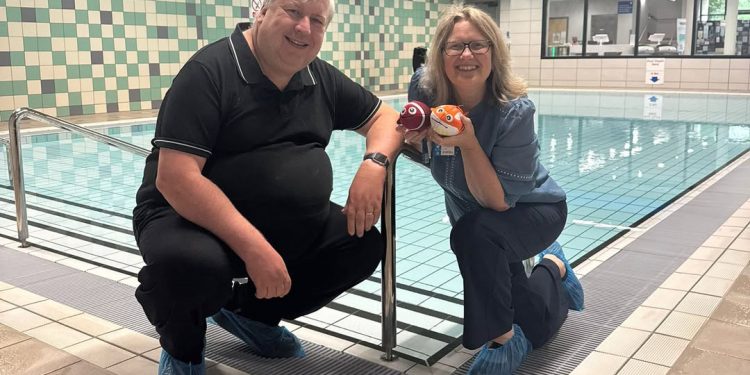 Free school holiday swimming for eligible children