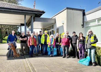 Local people come together to keep Warminster tidy
