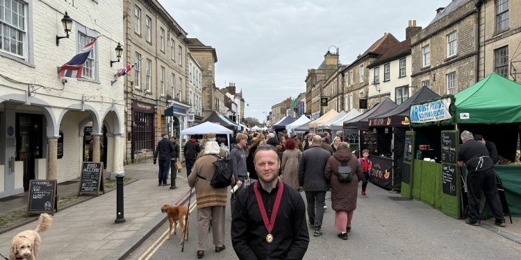 Independent market brings thousands to Warminster