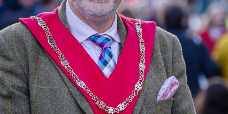 Outgoing mayor gives thanks to town