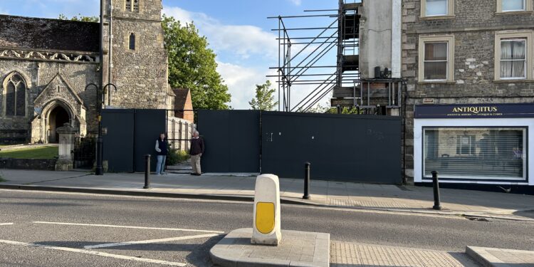 Residents take next step in bid for town centre green space