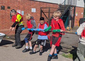 Local pupils help improve town park