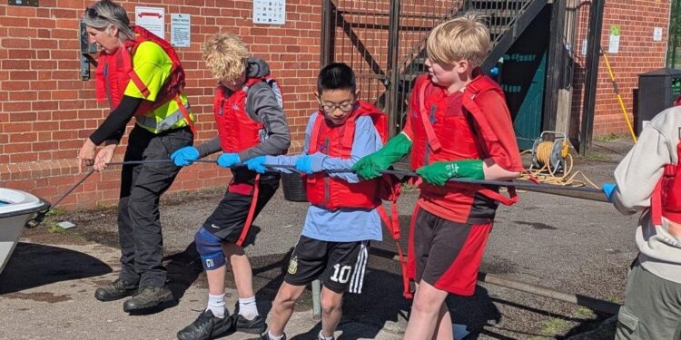 Local pupils help improve town park