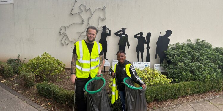 Mayor commits to keeping Warminster tidy