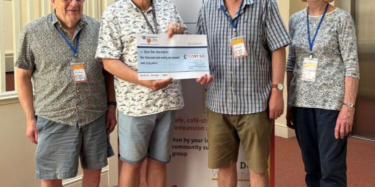Former mayor awards over £2,000 to local charities