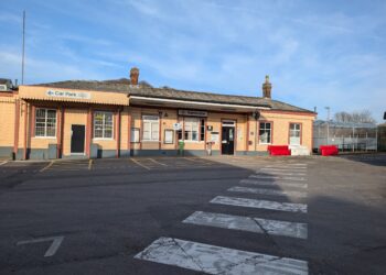 Woman dies on Warminster railway