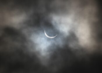 Safety warning issued over viewing solar eclipse