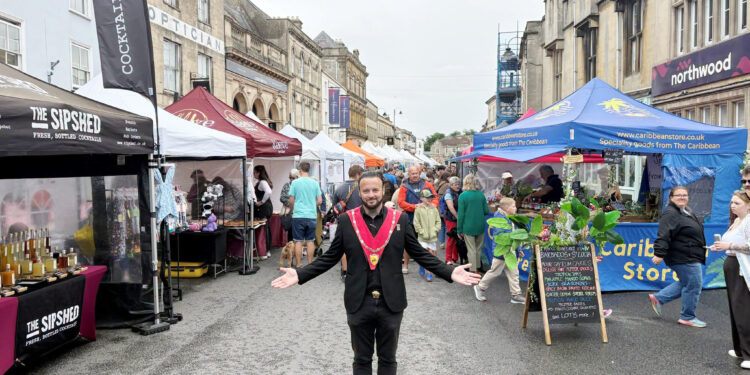 Independent market brings thousands to Warminster