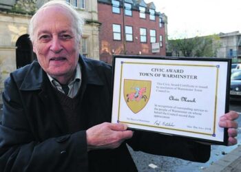 Tributes paid to former Warminster mayor